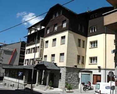 Hotel Somriu Hotel Oros. Irconniños.com