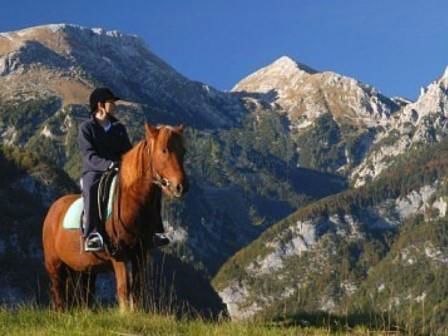 Excursión en caballo por las montañas de León. Irconniños.com
