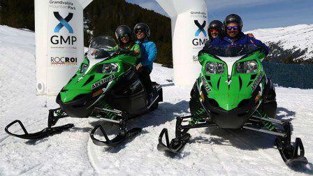 Aventuras en motos de nieve dobles. Irconniños.com