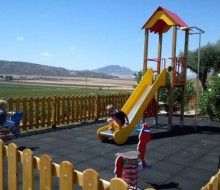 Barbacoa con zona infantil. Irconniños.com