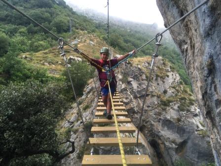 Vía Ferrata de Valdeón con nivel iniciacion. Irconniños.com